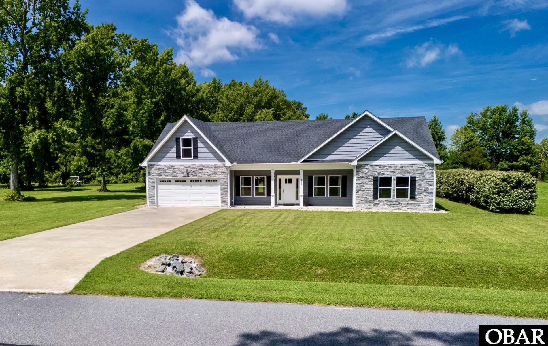 108 Aviator Drive, Maple Photo