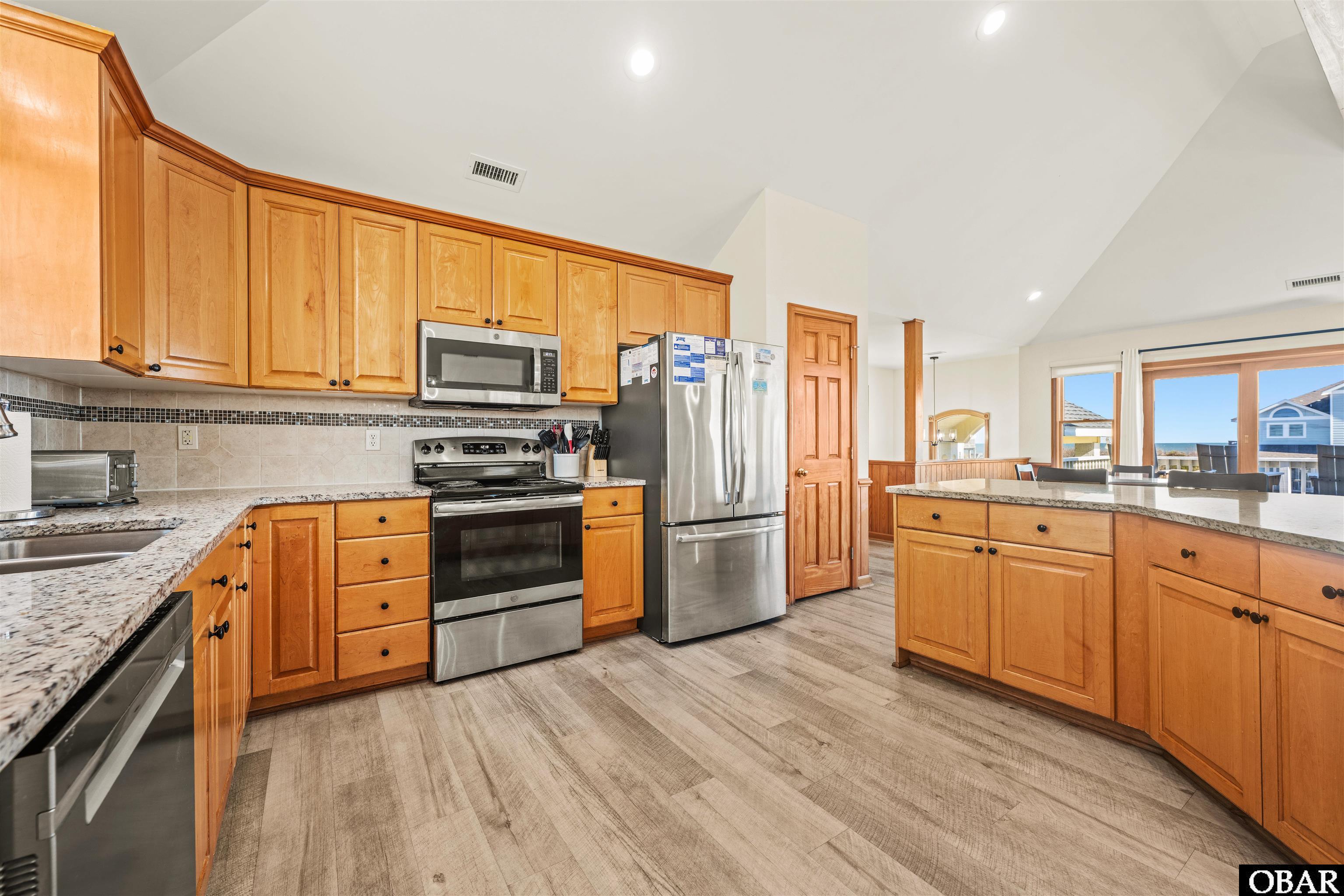 880 Lighthouse Drive 