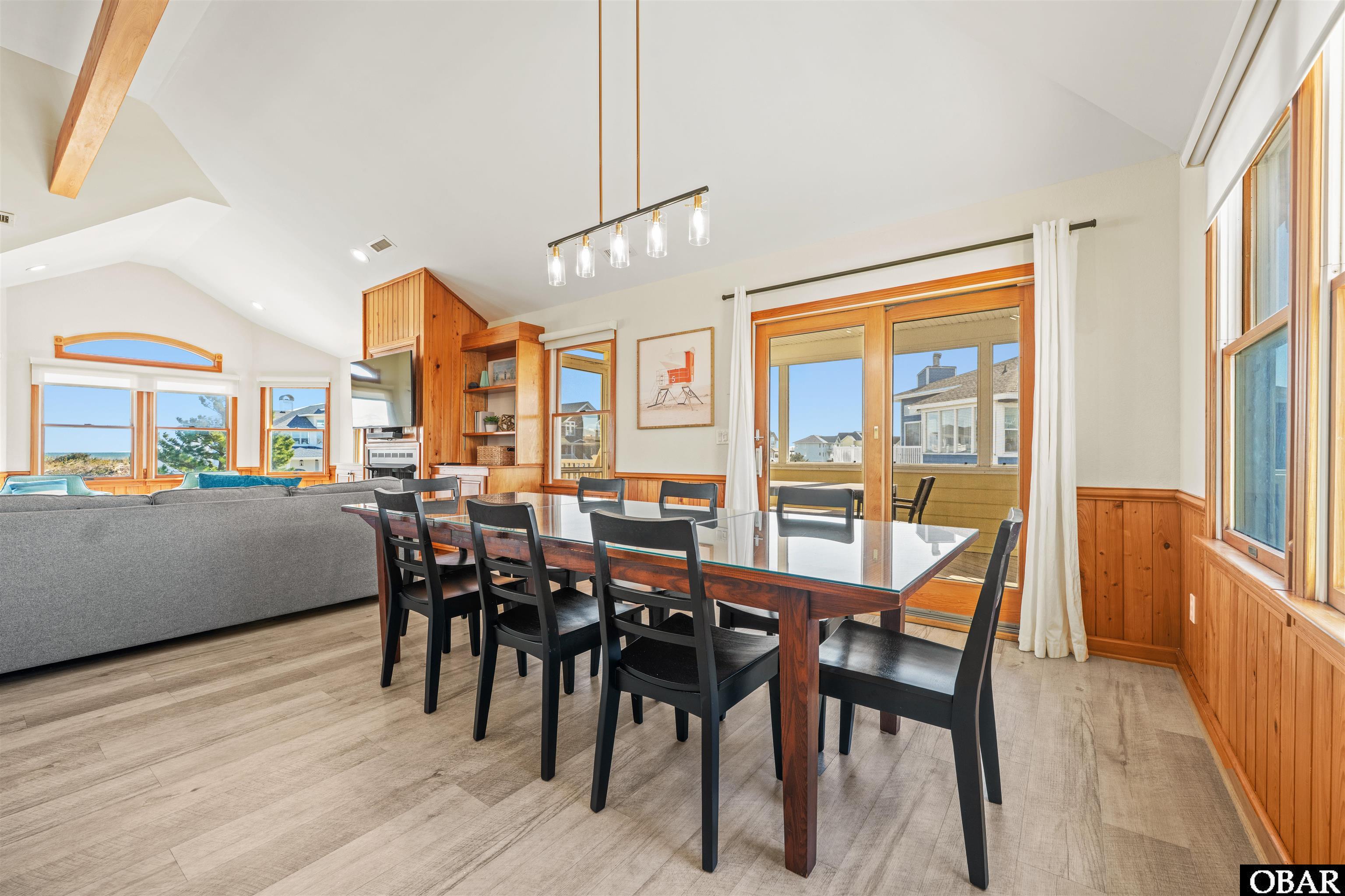 880 Lighthouse Drive 