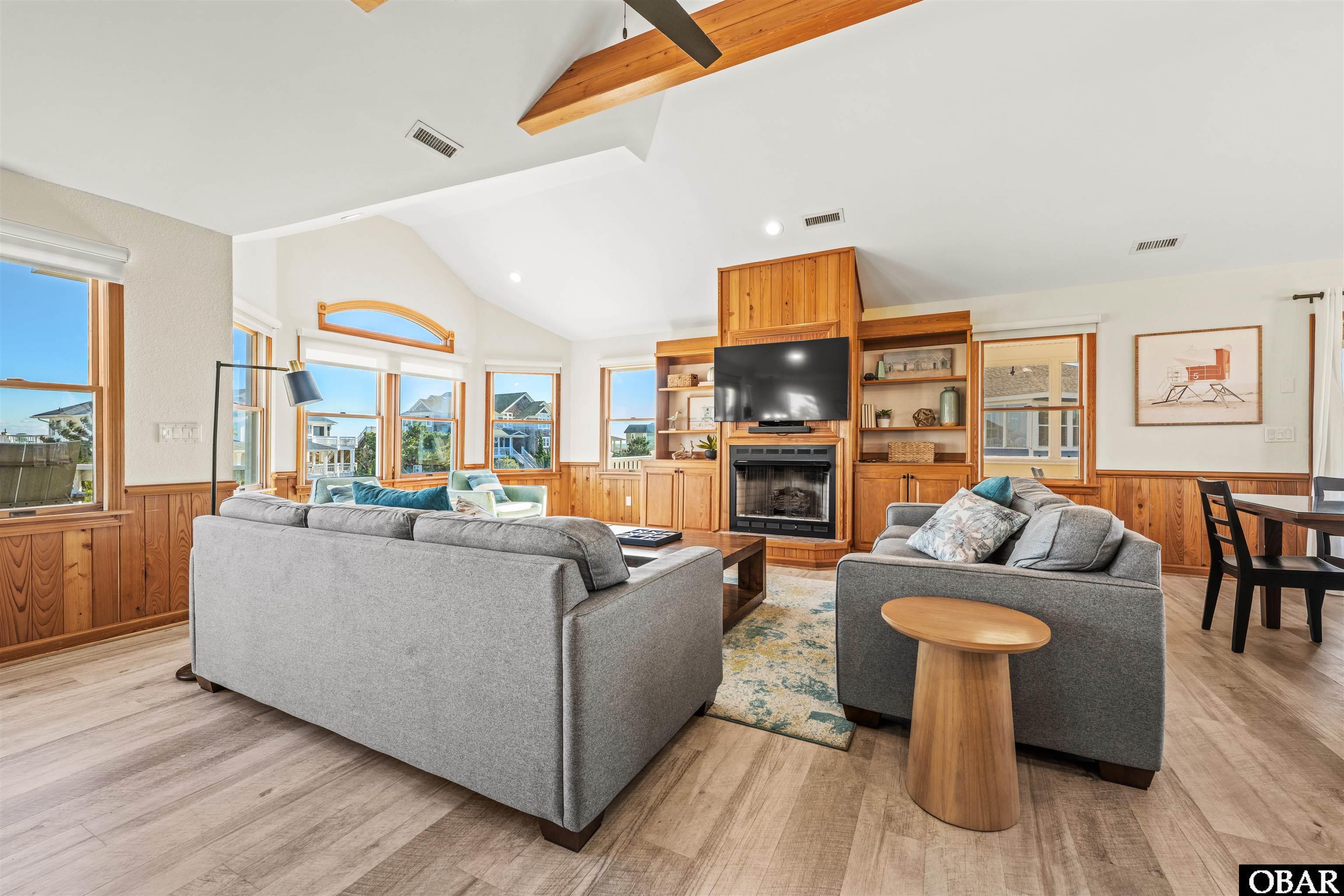 880 Lighthouse Drive 