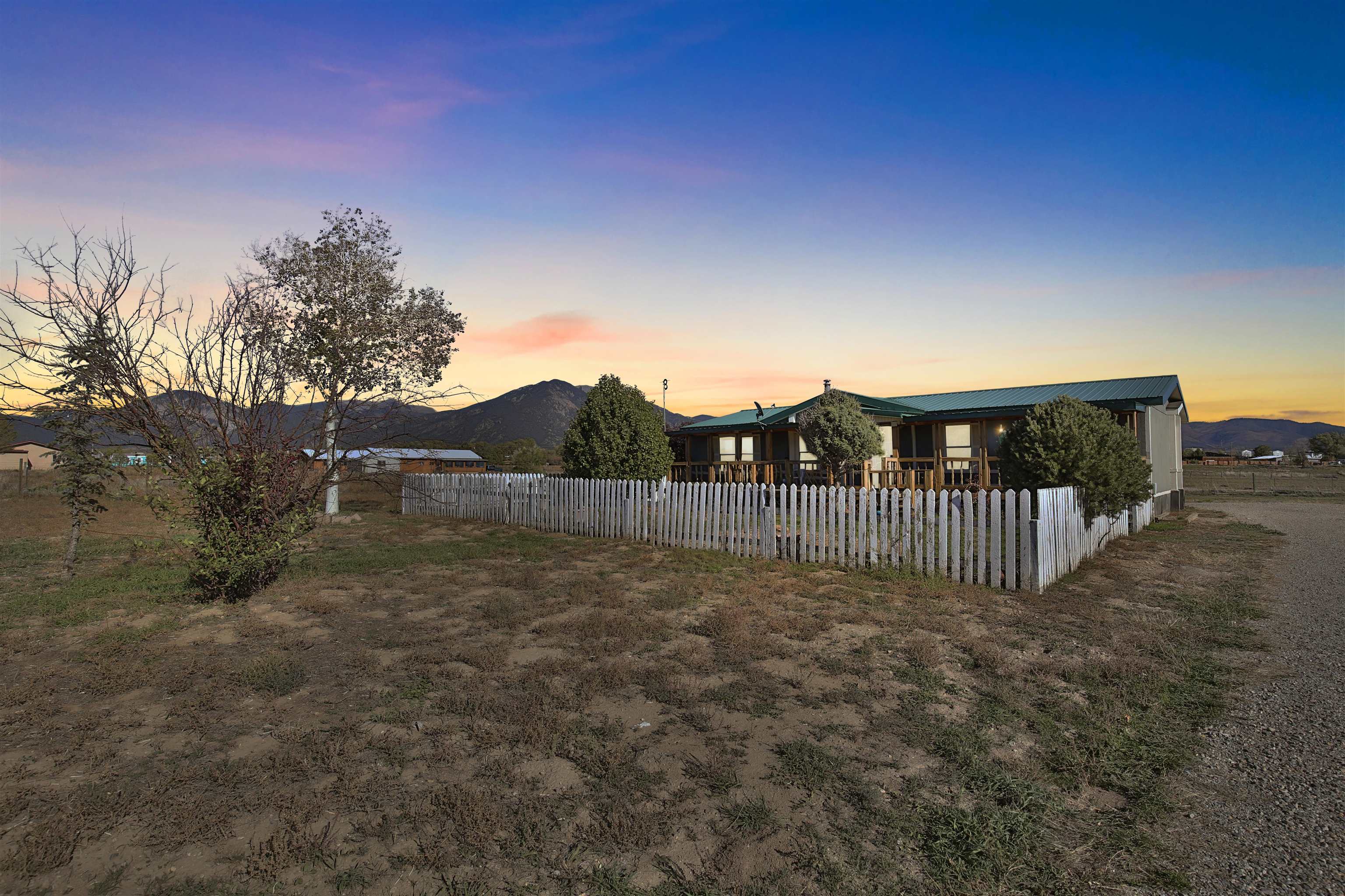 COLONIAS UPPER (12B)