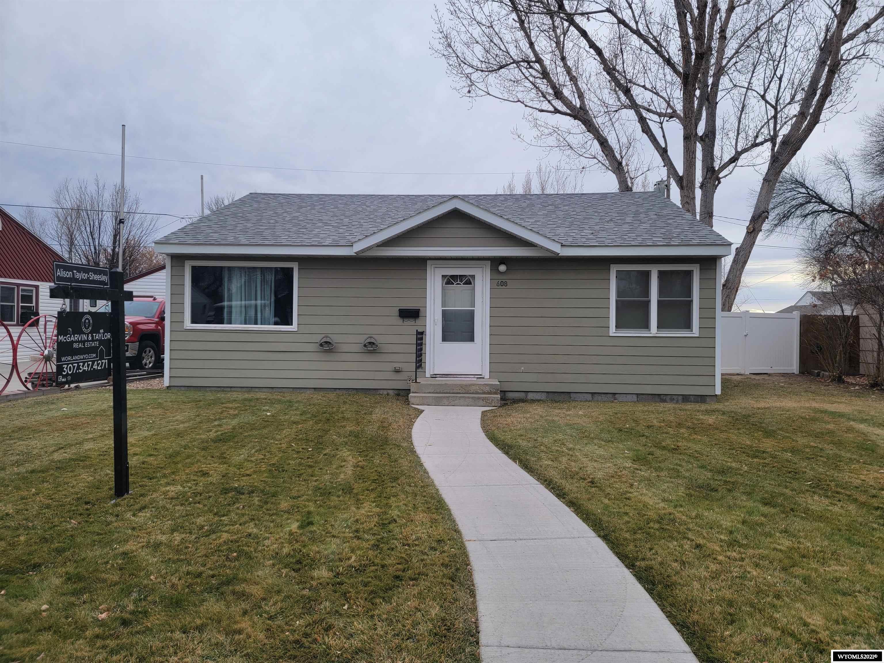 Cute 2 bedroom, 1 bath home.  New Siding, New Roof, Newer Windows,  6' Vinyl Fence, Nice Yard.  Would make a great starter home or rental.   Call this won't last long
