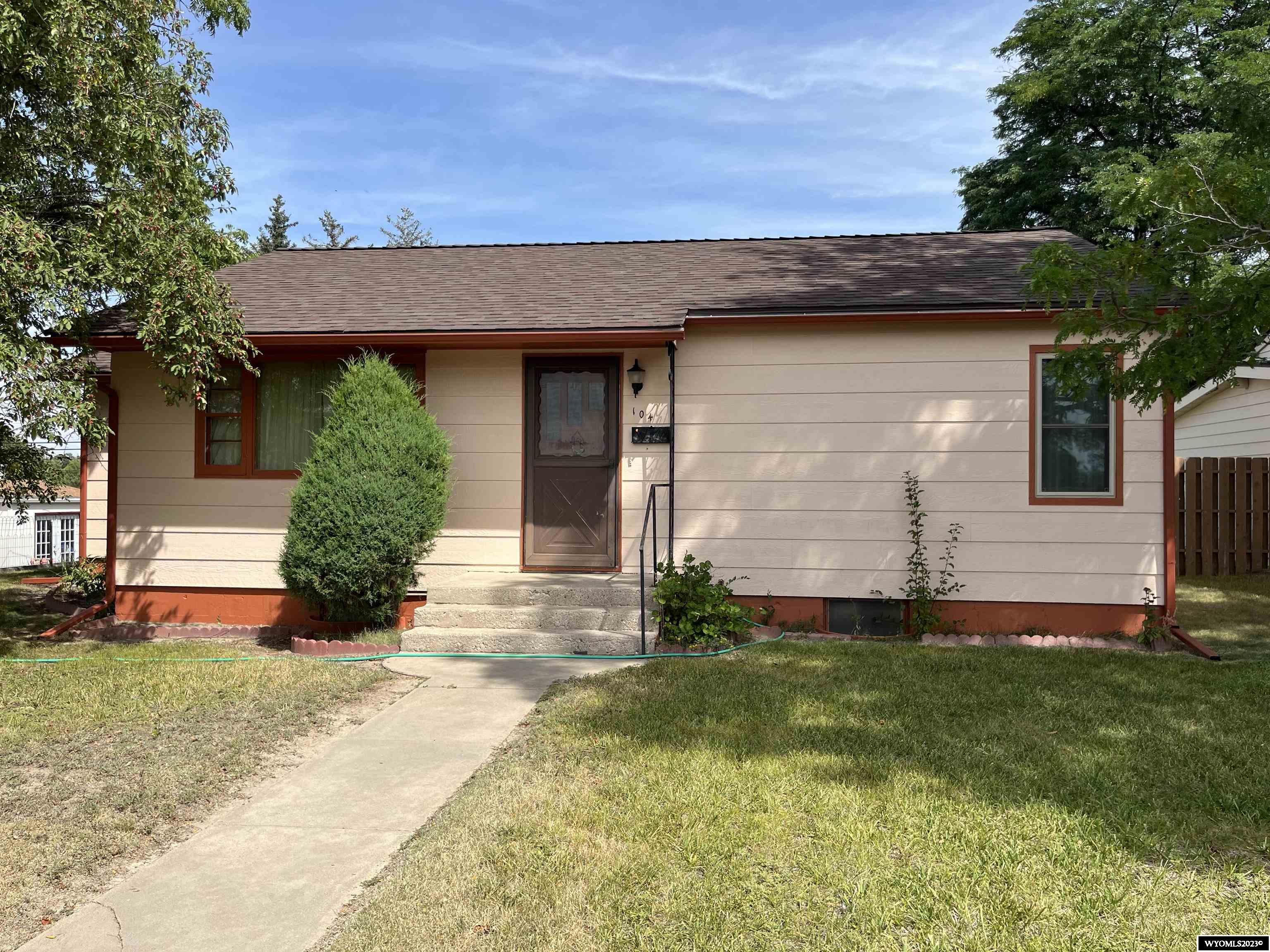 104 14th St, Wheatland, WY 82201