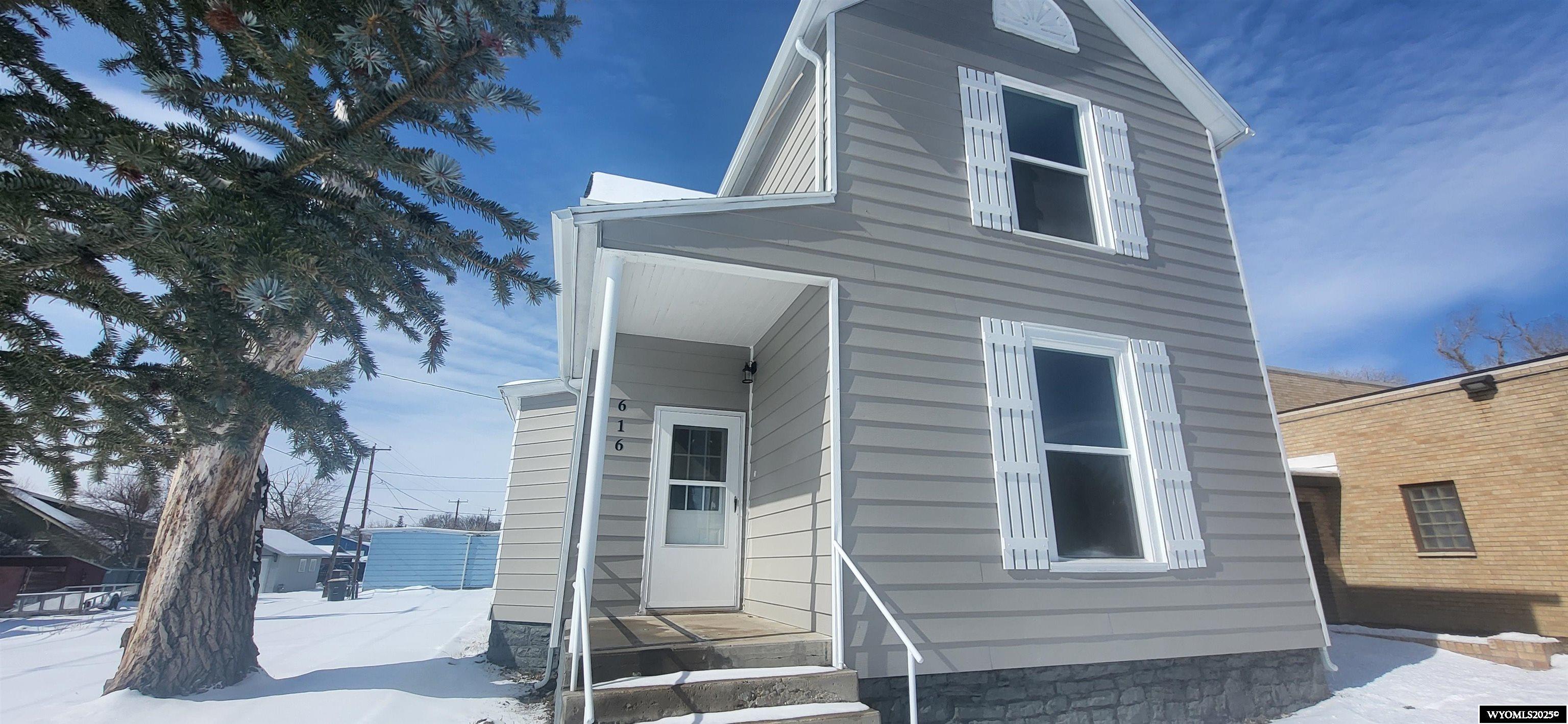 616 7th Street, Rawlins, WY 82301